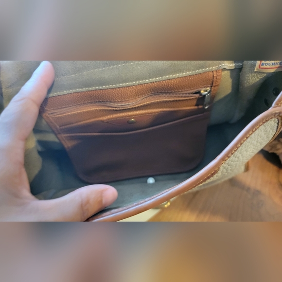 Rare Vintage Dooney and Bourke Essex All Weather Ivory Leather With British Tan - Picture 11 of 15